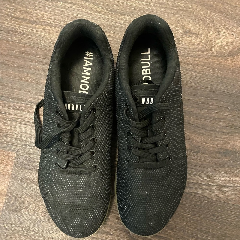 Nobull Men’s 9.5 women’s 11 black and grey trainers